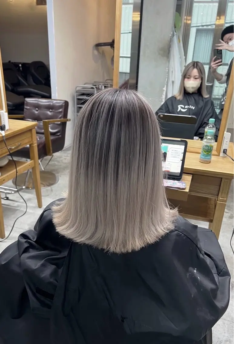 ショート カラー バレイヤージュ グレージュ レイヤーカット ヘアカラー トリートメント 指名数No.1 /NAOYAのヘアスタイル