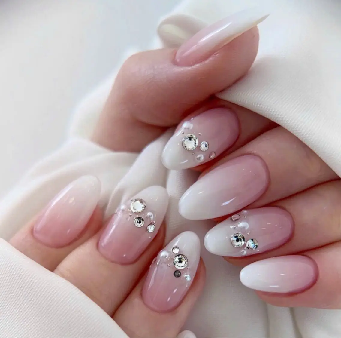ネイル ハンドネイル moon nailsのネイルデザイン