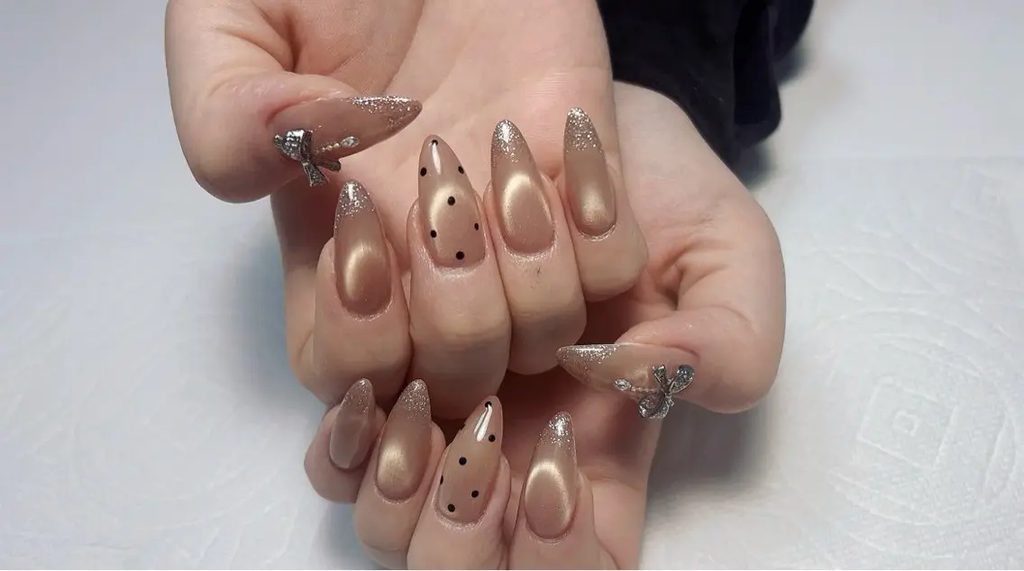 ネイル 成人式 フラッシュネイル フットネイル ジェルネイル 卒業式 mione_ou nail salonのネイルデザイン
