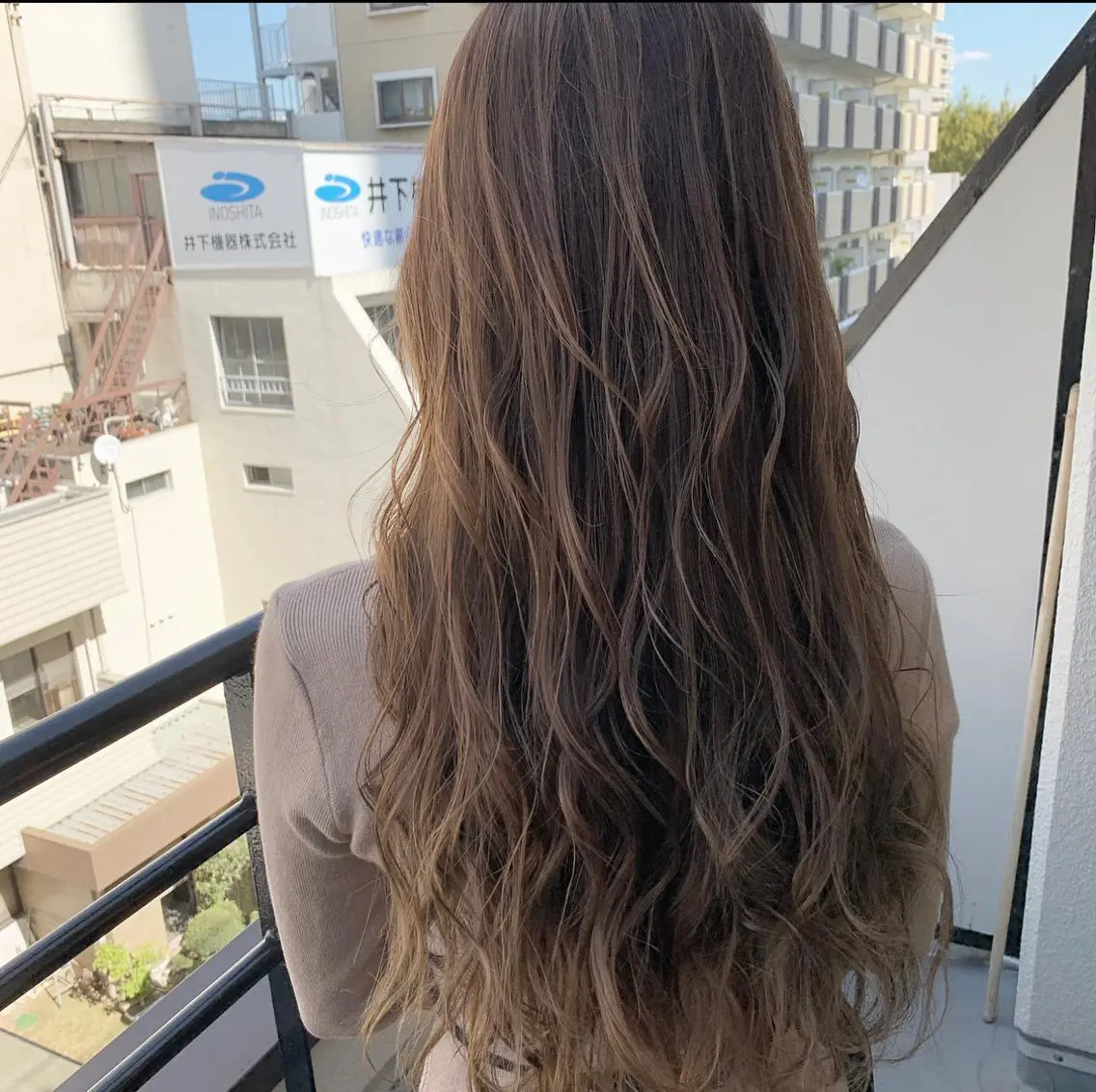ロング カラー ベージュカラー ミルクティーベージュ 髪質改善色素改善特化 keiのヘアスタイル