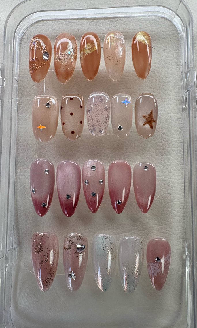 ミディアム ハンドネイル AMI Nailsalonのネイルデザイン