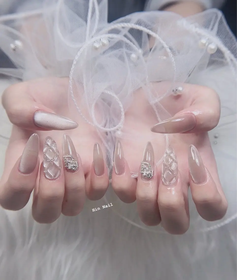 ネイル HIN NAILのネイルデザイン