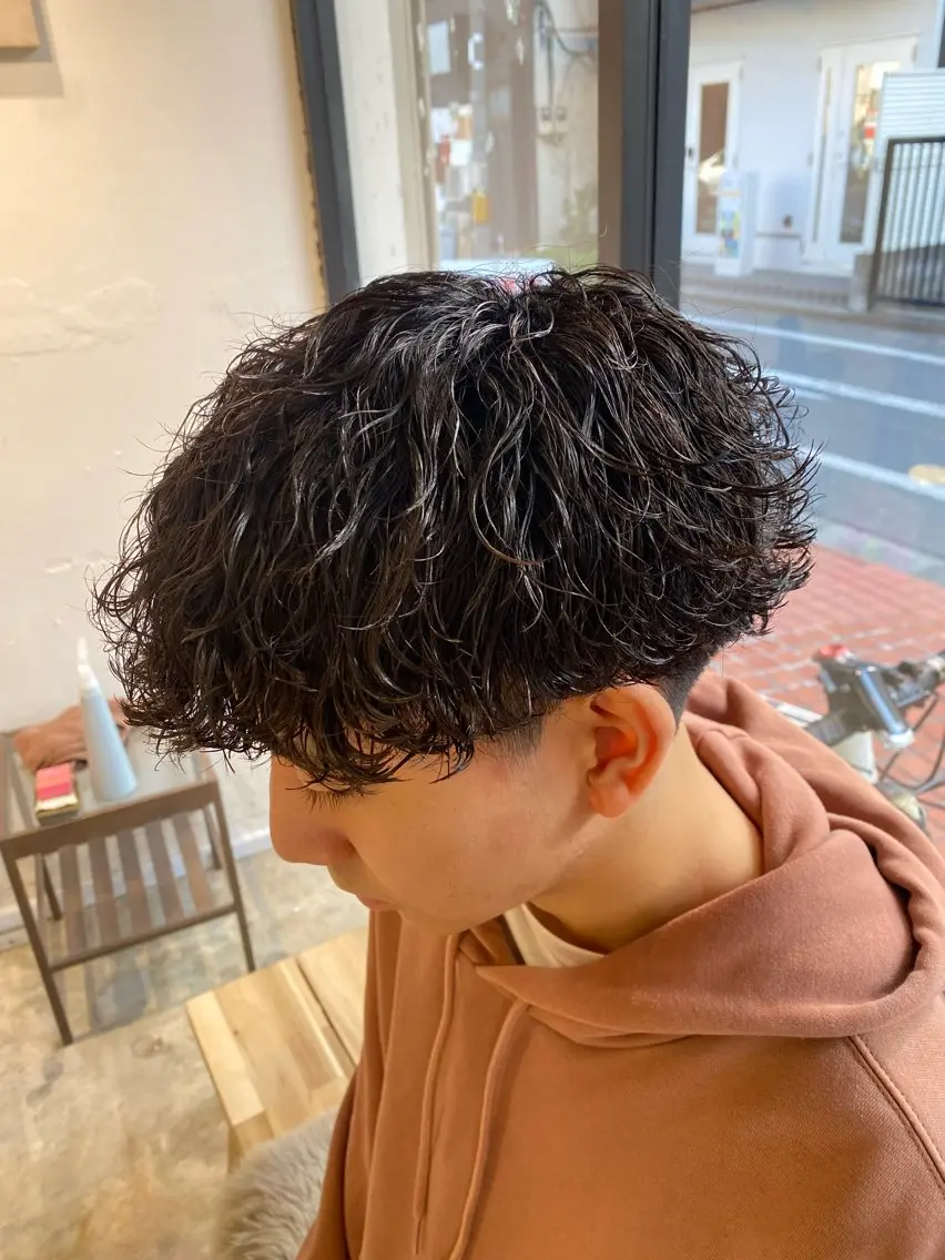 パーマ メンズ フェザーパーマ メンズパーマ メンズツイストパーマ 波巻きパーマ スパイラルパーマ カット パーマ トリートメント 🌴パーマオタク🌴 長谷川 諒佑🌈のヘアスタイル