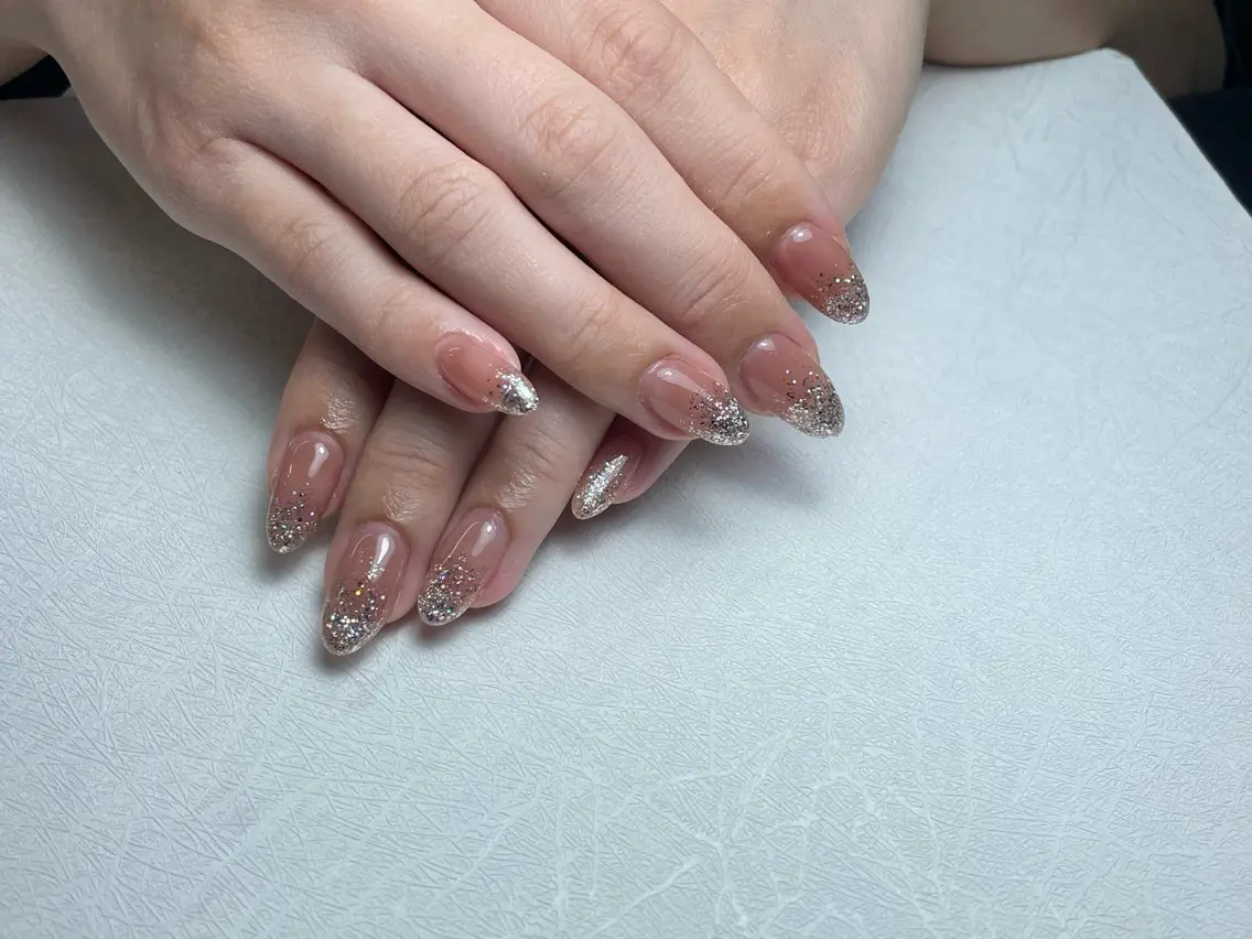 ネイル チークネイル フレンチネイル ジェルネイル ラメ(グリッター) ラメグラデーション MEO NAIL 中野 研修ネイリストのネイルデザイン