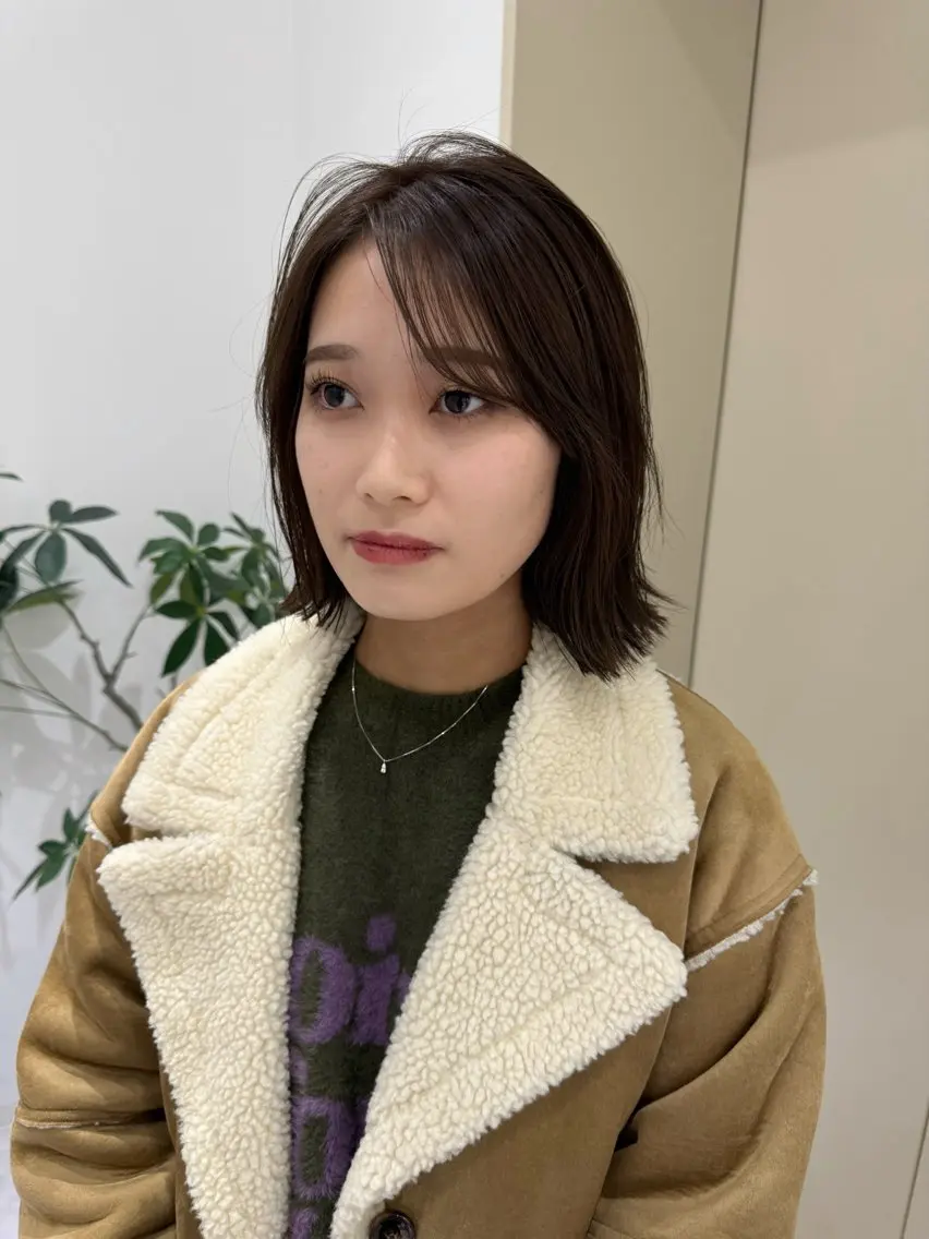 ショート ラベンダーベージュ ボブ 外ハネヘア カット ヘアカラー トリートメント 透明感カラー ボブ ミディアム 齊木勇人のヘアスタイル