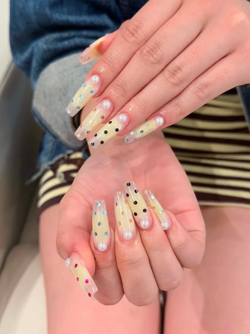 ネイル チークネイル ドット フレンチネイル グラデーション ハート ハンドネイル Eli Eli 新宿のネイルデザイン