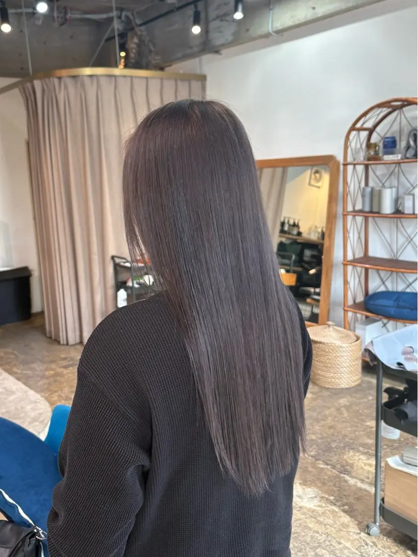 ロング ヘアカラー 樽川 紗月のヘアスタイル