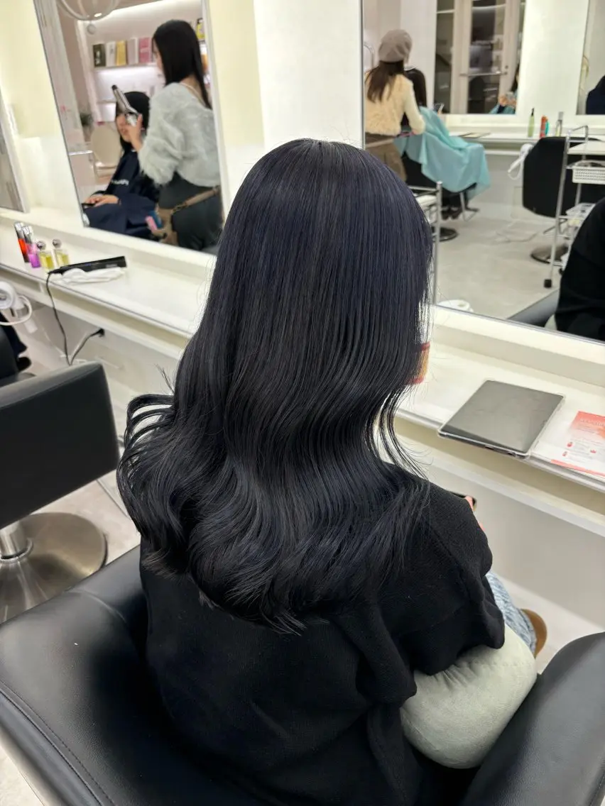 U-25👩🏻‍🎓実習生、就活生さんおすすめ👩🏻‍🎓🪽【黒染めを使用しない暗染めカラー🖤】の写真