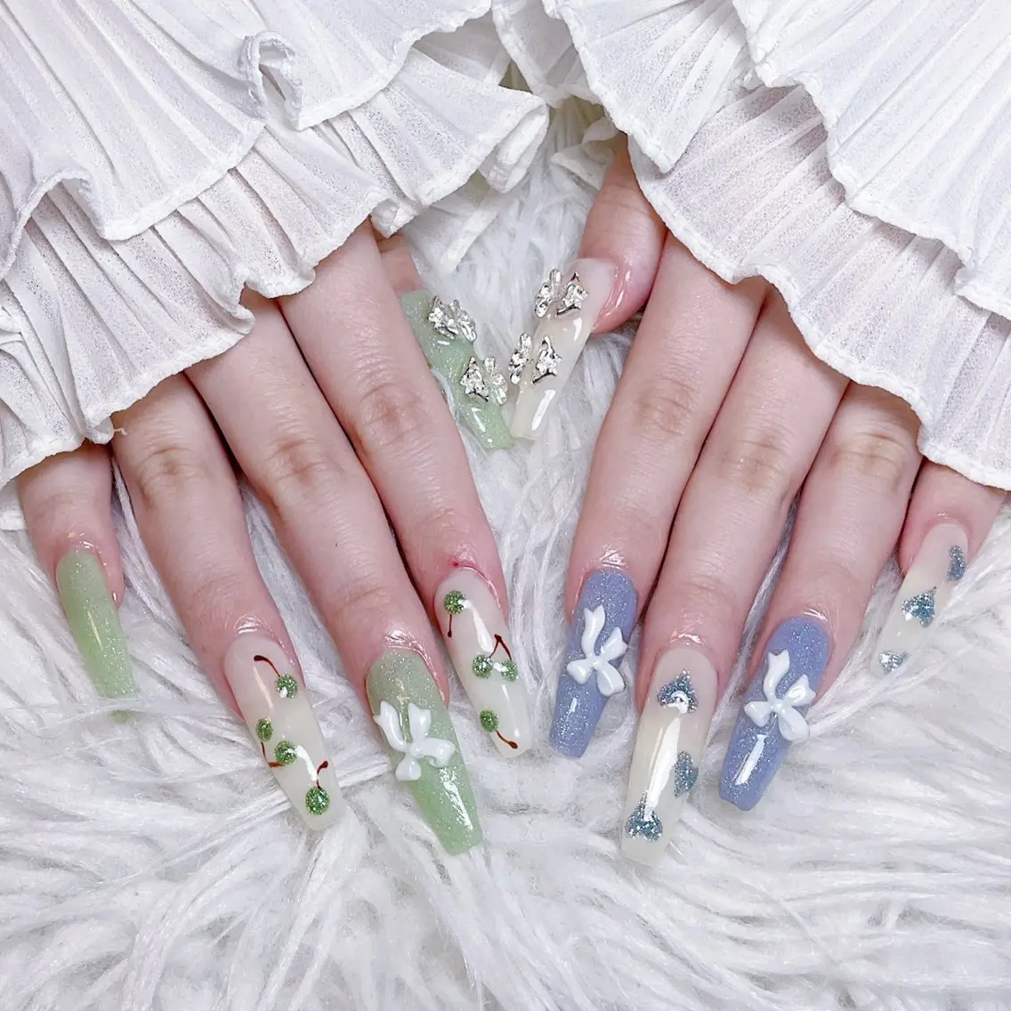 ネイル 🍭Yun nail hyejin🌸のネイルデザイン