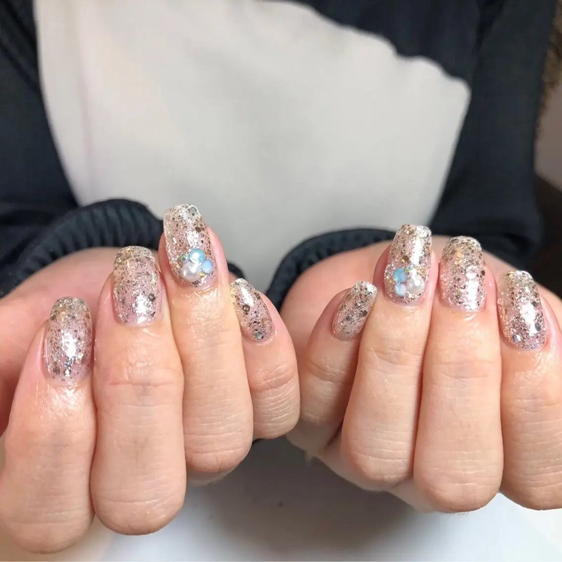 パーマ ヘアアレンジ ネイル マツエク・マツパ アートネイル オーロラネイル クリアネイル マグネットネイル ミラーネイル Adore nailのネイルデザイン
