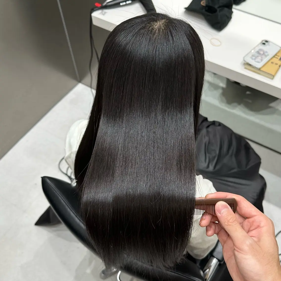 ロング 縮毛矯正 トリートメント 💫艶ハイトーン×髪 質改善💫リュウトのヘアスタイル