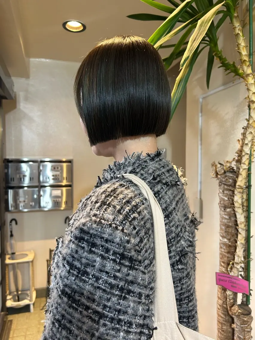 ショート カラー 切りっぱなしボブ グレージュ オリーブカラー オリーブグレージュ オリーブグレー カット ヘアカラー トリートメント ☕️結【suii.】 ボブ/ヘアセット☕️のヘアスタイル