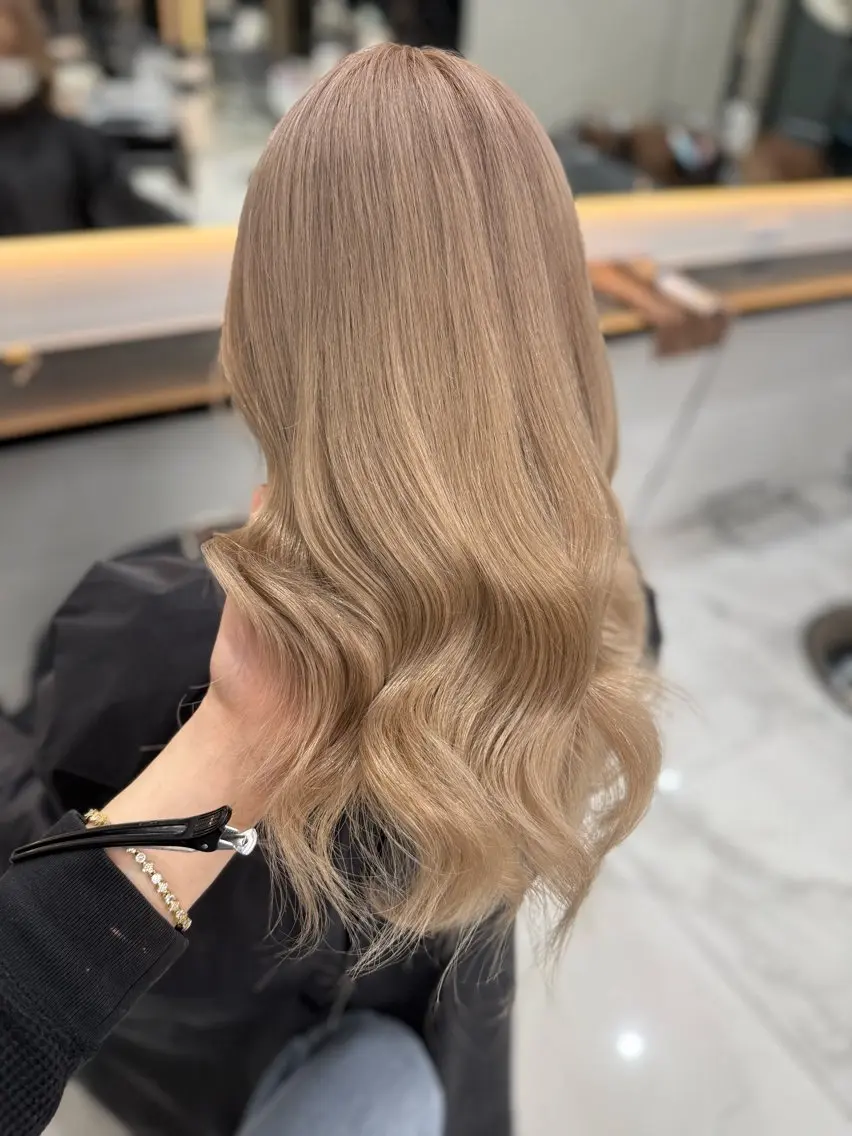 セミロング ヘアカラー 笠間 啓聖のヘアスタイル