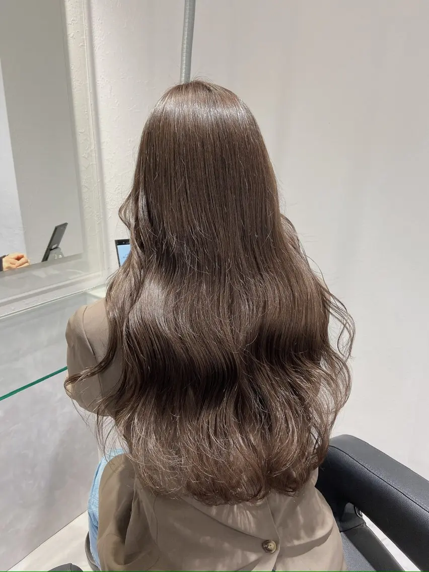 セミロング カラー メンズ センターパート特化 井上健太のヘアスタイル