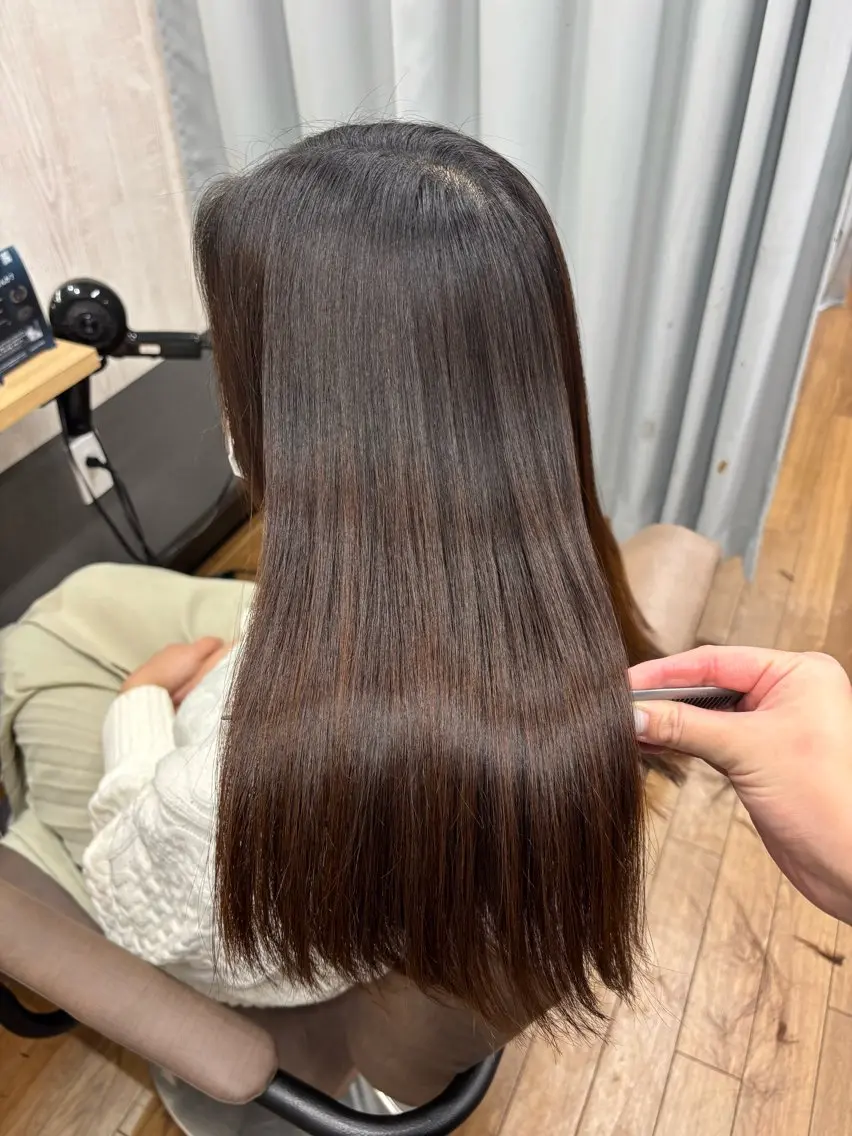 ロング カット 縮毛矯正 トリートメント 猪股 華乃のヘアスタイル