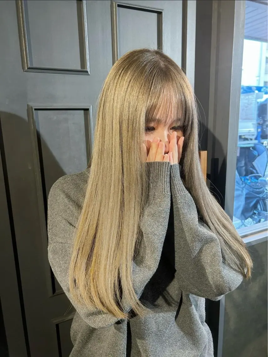 ロング カラー ベージュカラー オリーブベージュ みきゆうか🫧 大人可愛い製造機🫧のヘアスタイル