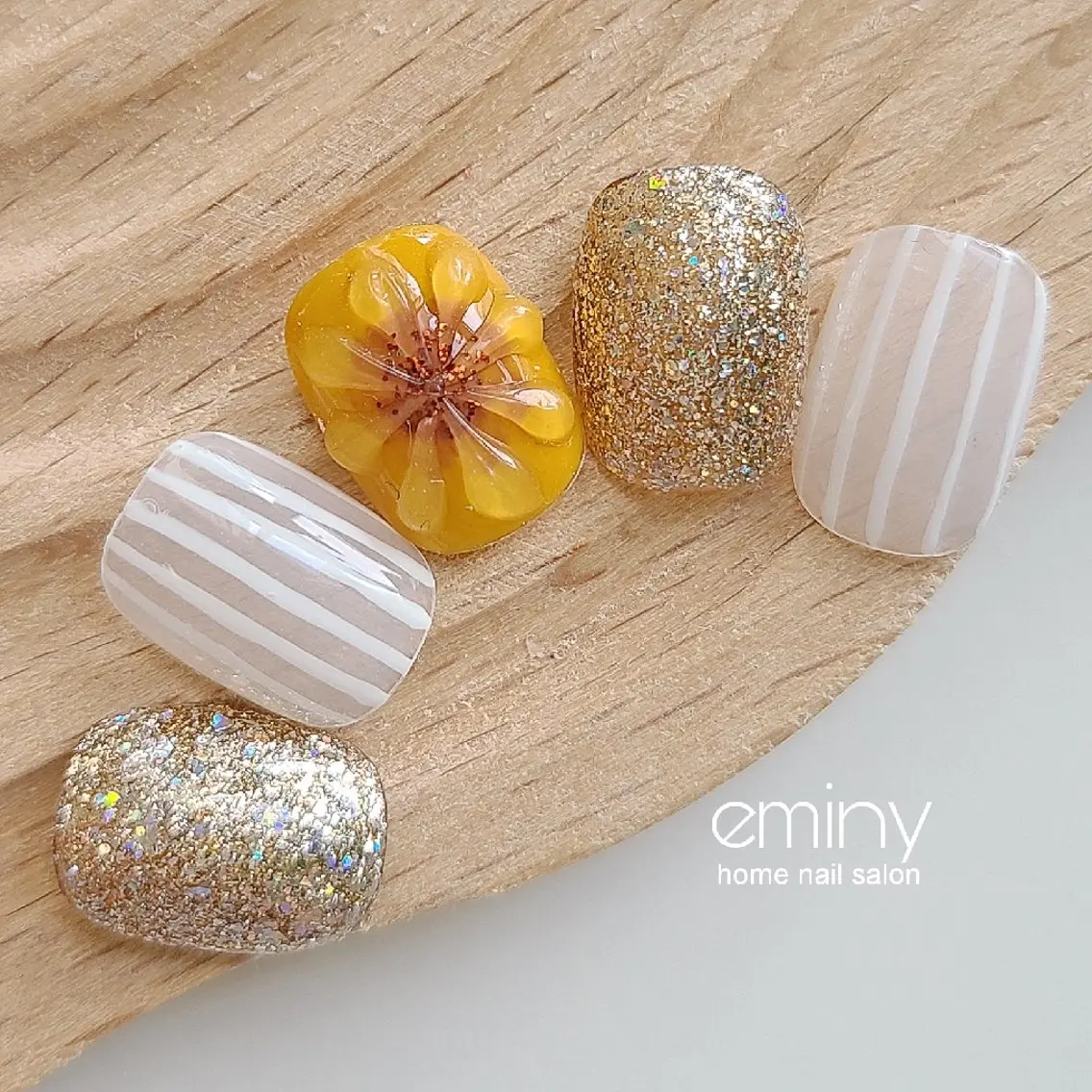 ネイル フラワーネイル ジェルネイル ぷっくりネイル 夏ネイル ハンドネイル nail salon  eminyのネイルデザイン