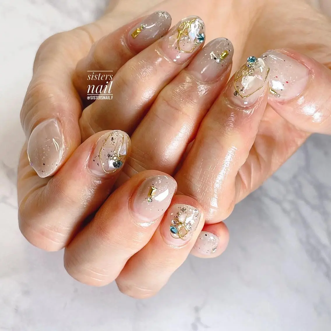 ネイル アートネイル ニュアンスネイル ストーンネイル 夏ネイル sisters nail.fのネイルデザイン