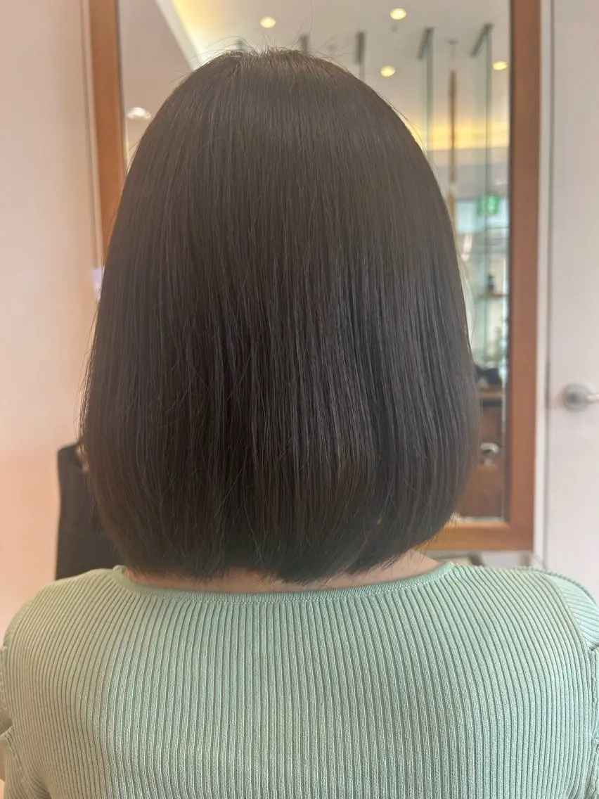 ミディアム カラー アッシュ ボブ 佐藤 綾のヘアスタイル