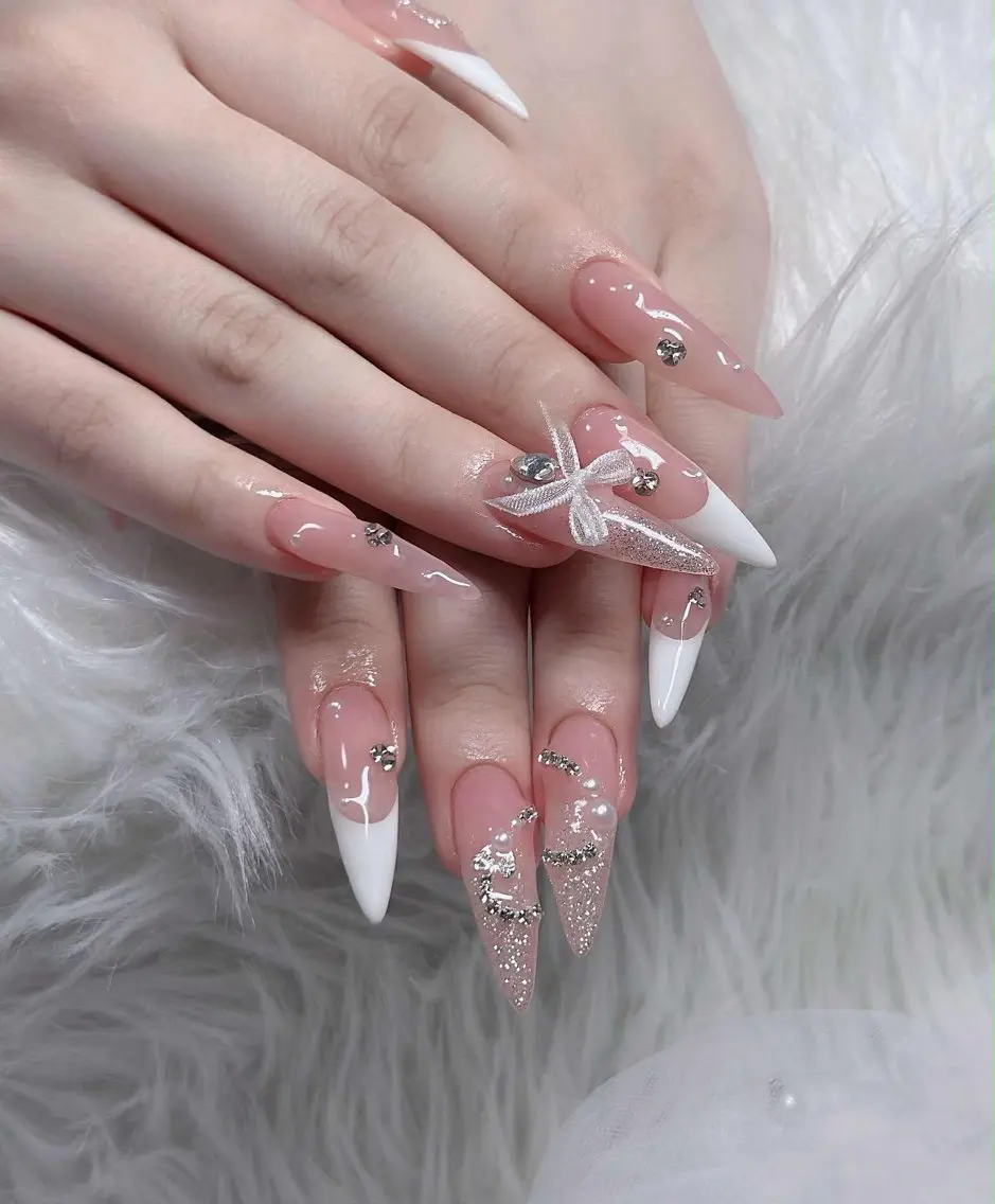 ネイル オーロラネイル フレンチネイル ジェルネイル ハロウィン キラキラネイル ハンドネイル H.baby Nail Salonのネイルデザイン
