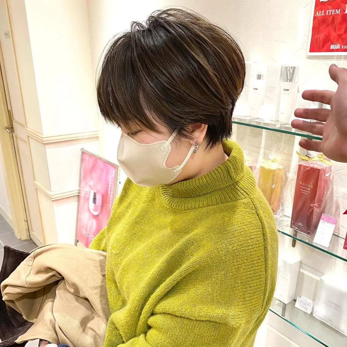 ショート カラー ハンサムショート ブリーチ ハイトーンカラー インナーカラー 髪質改善 🔮診断サロン BASSA立川🔮のヘアスタイル