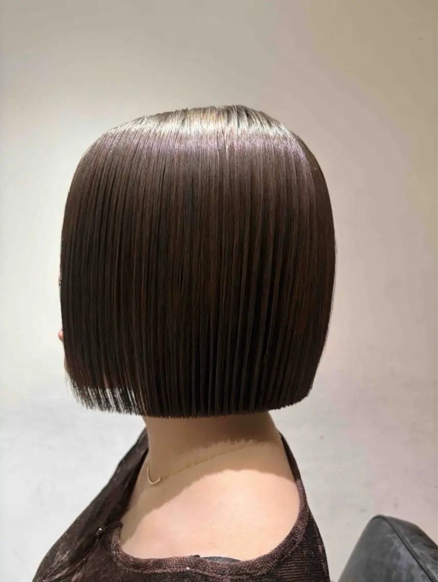 ミディアム カラー 切りっぱなしボブ アッシュ アッシュブラウン ブラウンカラー 透明感カラー カット ヘアカラー 🌊インナーカラー 🐬櫻井海星のヘアスタイル