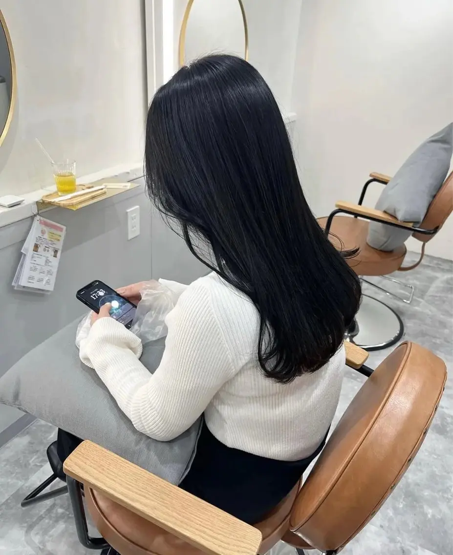 🩶暗めカラー🩶黒染めを使わず透明感のある暗めのカラー+前処理TR付の写真