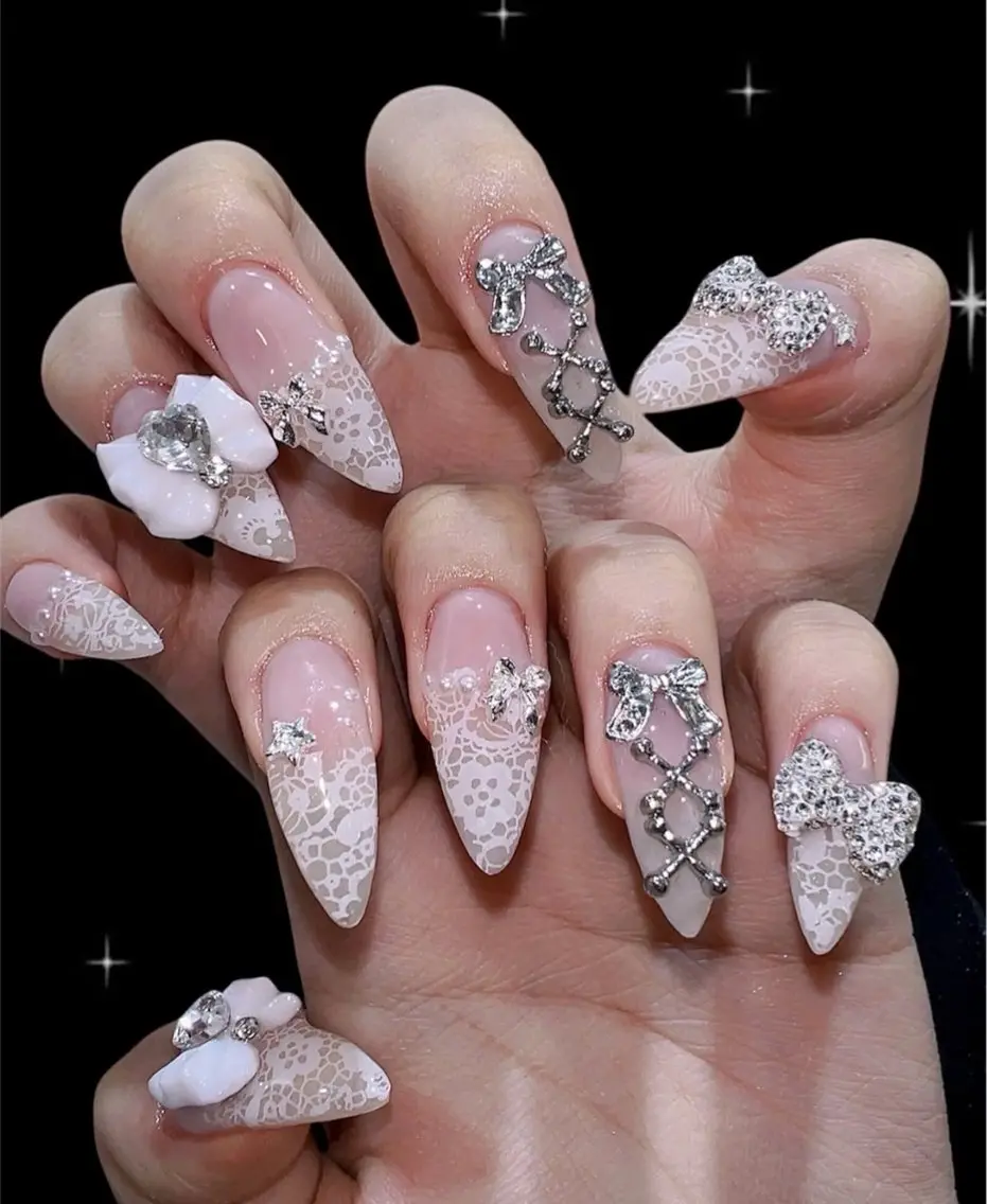 ネイル グラデーション キラキラネイル ワンカラーネイル 冬ネイル Jenn Nail Salonのネイルデザイン