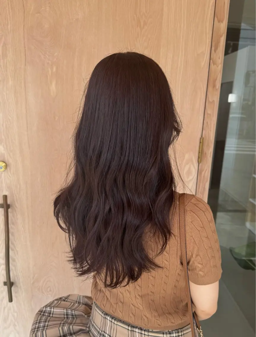 ロング カラー ブラウンカラー ピンクカラー ピンクブラウン 尾崎 ひなののヘアスタイル