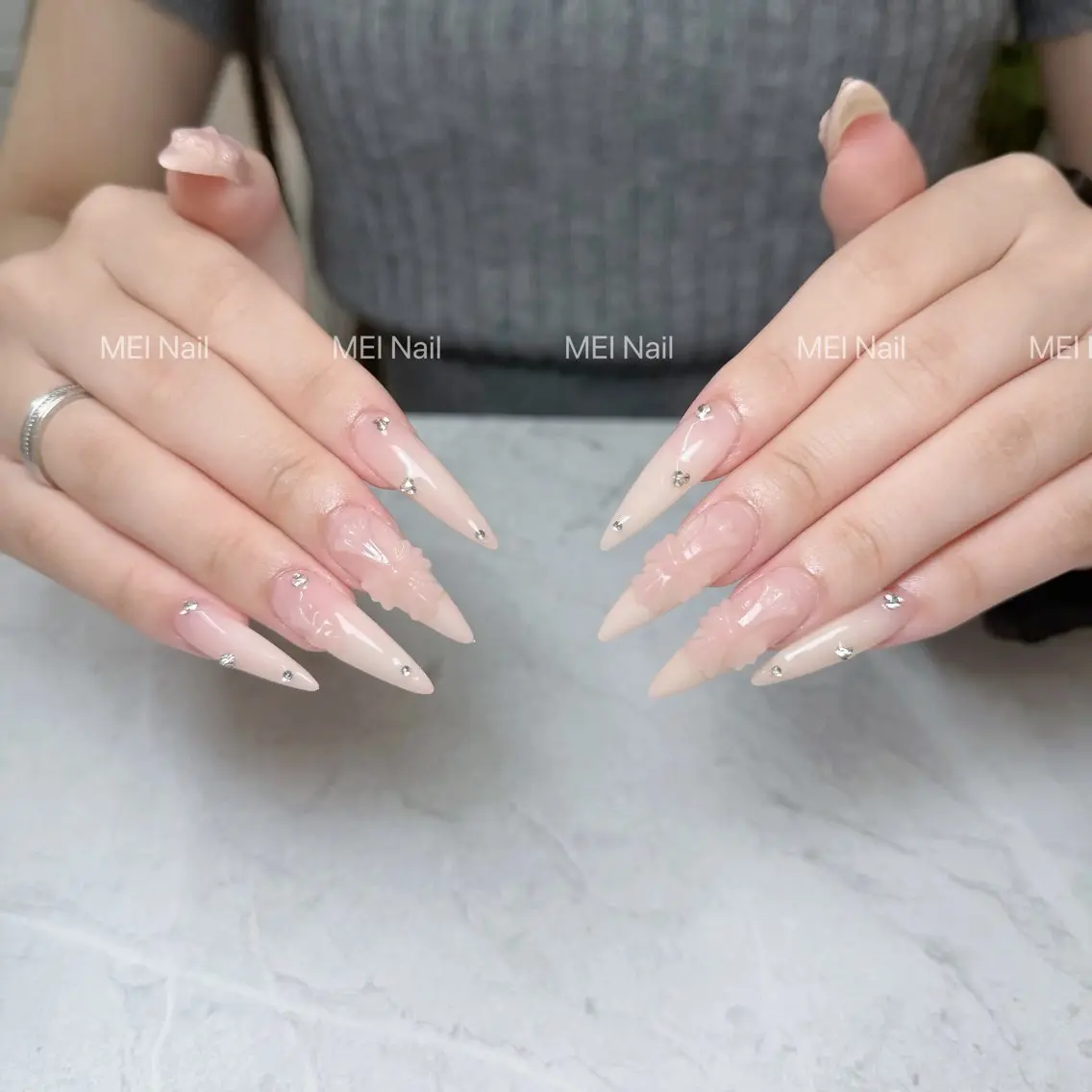 ネイル フレンチネイル キラキラネイル 韓国ネイル シンプルネイル ワンホンネイル ハンドネイル MEI Nailのネイルデザイン