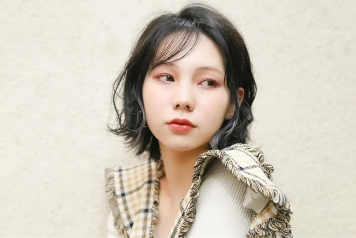 ミディアム カラー 角戸 りおのヘアスタイル