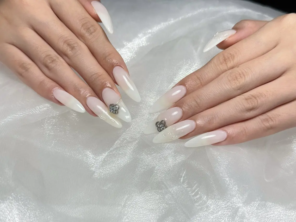 ロング ハンドネイル navi nail ayaneのネイルデザイン