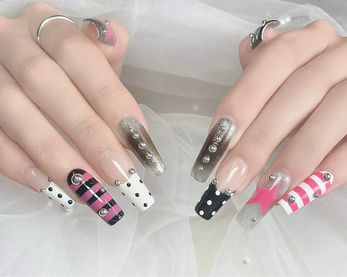ネイル アートネイル ドット ハンドネイル ハンドケア Gote Kawa nail salonのネイルデザイン