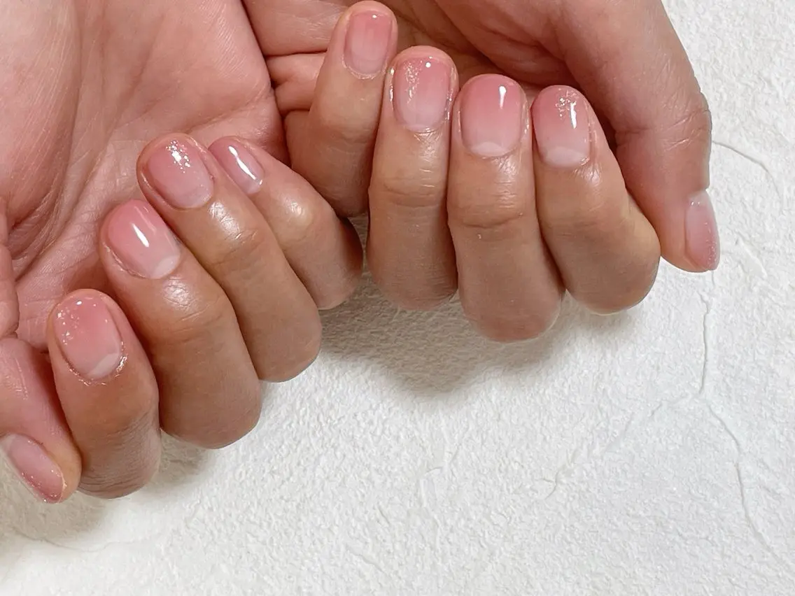 ネイル オーロラネイル フットネイル フレンチネイル ジェルネイル グラデーション mogunail &blowのネイルデザイン