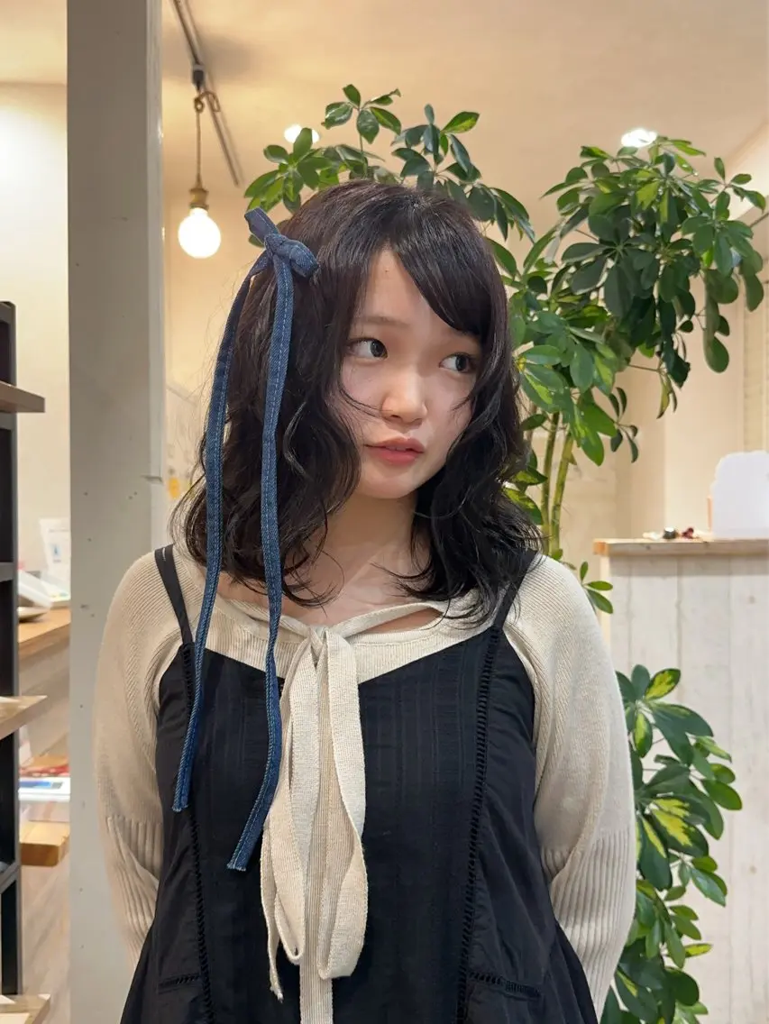 ミディアム 顔周りカット 松本 羅華のヘアスタイル