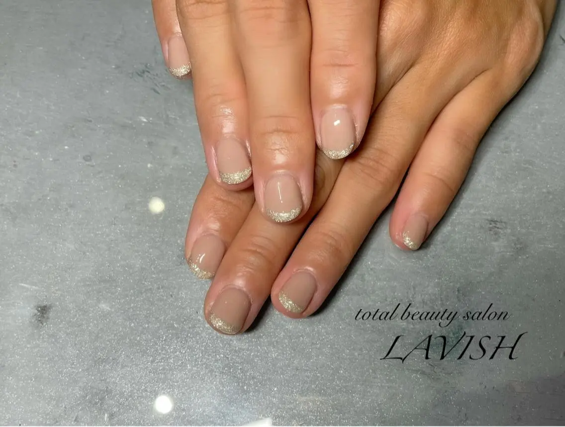 ネイル LAVISH 大和店 emi・:*+のネイルデザイン