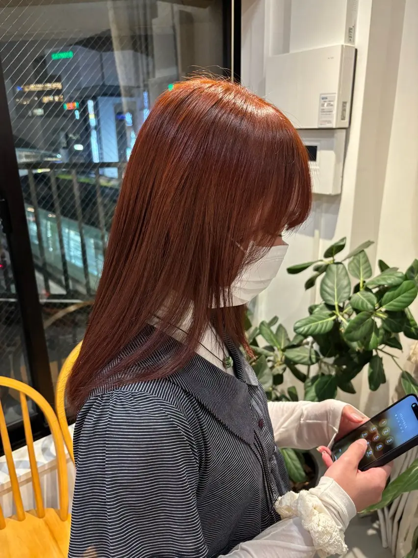 ロング カラー オレンジ 矢崎 明莉のヘアスタイル