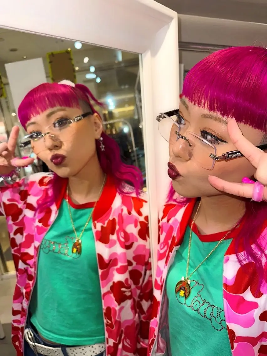 ミディアム カラー ピンクカラー ヘアカラー yuumi 👱🏻‍♀️のヘアスタイル