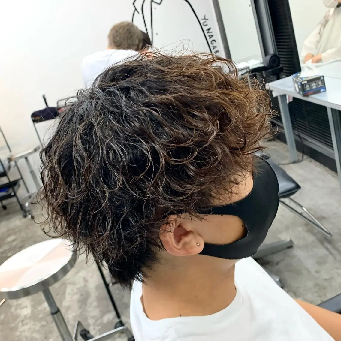 ショート パーマ メンズ マッシュ 波巻きパーマ ショートヘア カット パーマ メンズ特化美容師/ 藤戸 椋のヘアスタイル
