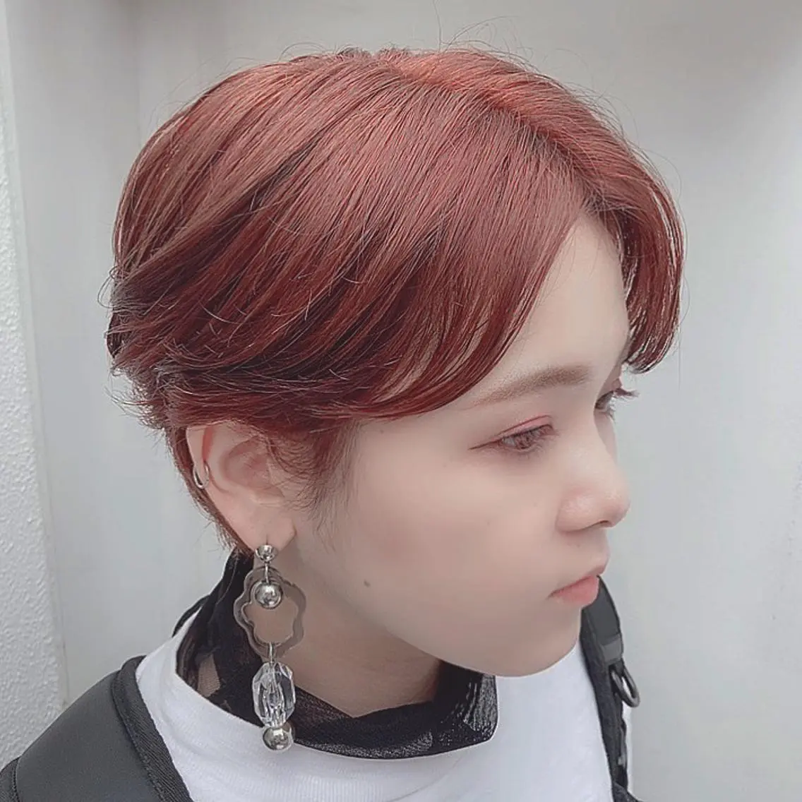 ショート カラー ブリーチ レッドカラー カット ヘアカラー misch｜南堀江 momonaのヘアスタイル