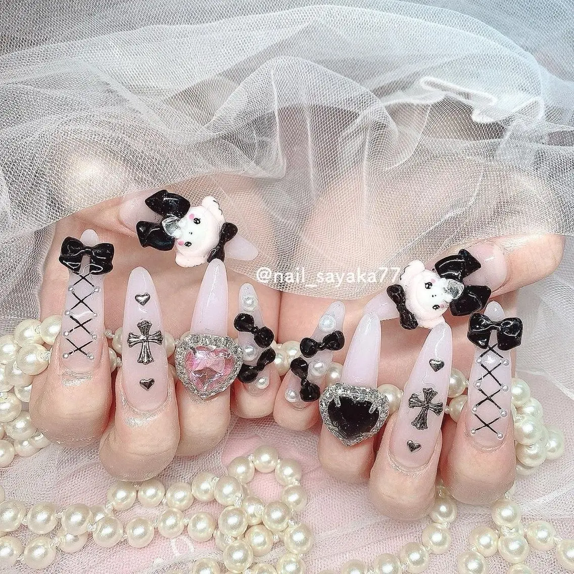 ネイル マグネットネイル ピンク ネイルチップ 冬ネイル Lee Nailsのネイルデザイン