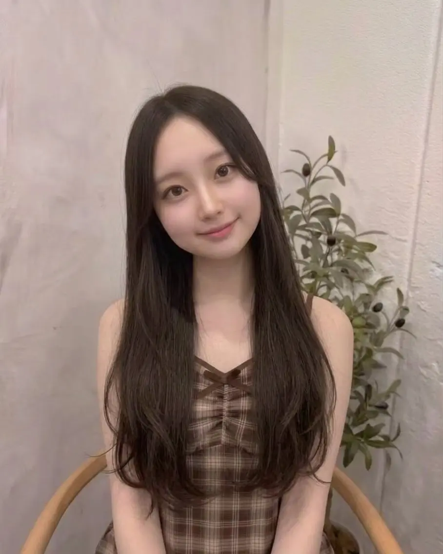 ロング カラー ベージュカラー オリーブベージュ ヘアカラー トリートメント ブリーチなし透明感 カラー/チサト🌿のヘアスタイル