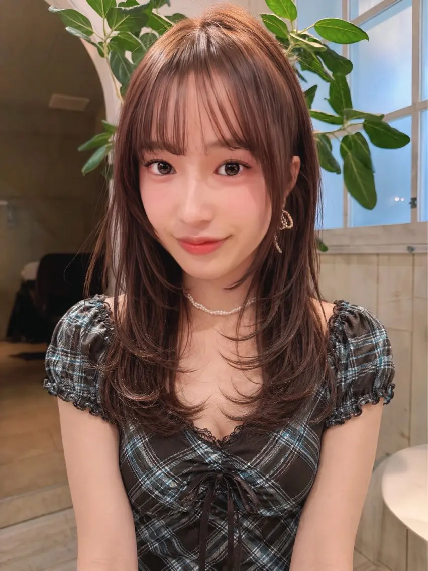 ロング 韓国風ヘア レイヤーカット ロング カット ヘアカラー トリートメント レイヤーカット、 大人可愛い　中村美羅のヘアスタイル