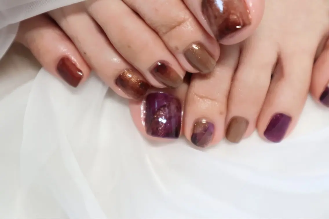ネイル ジェルネイル ゴールド ニュアンスネイル ナツ komachiのネイルデザイン