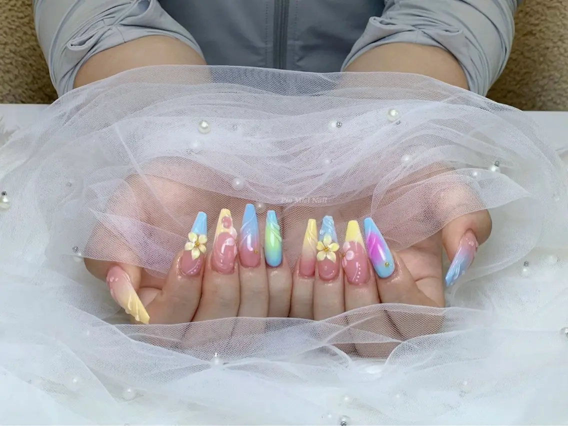 ネイル ハンドネイル HANA 長さだしのネイルデザイン