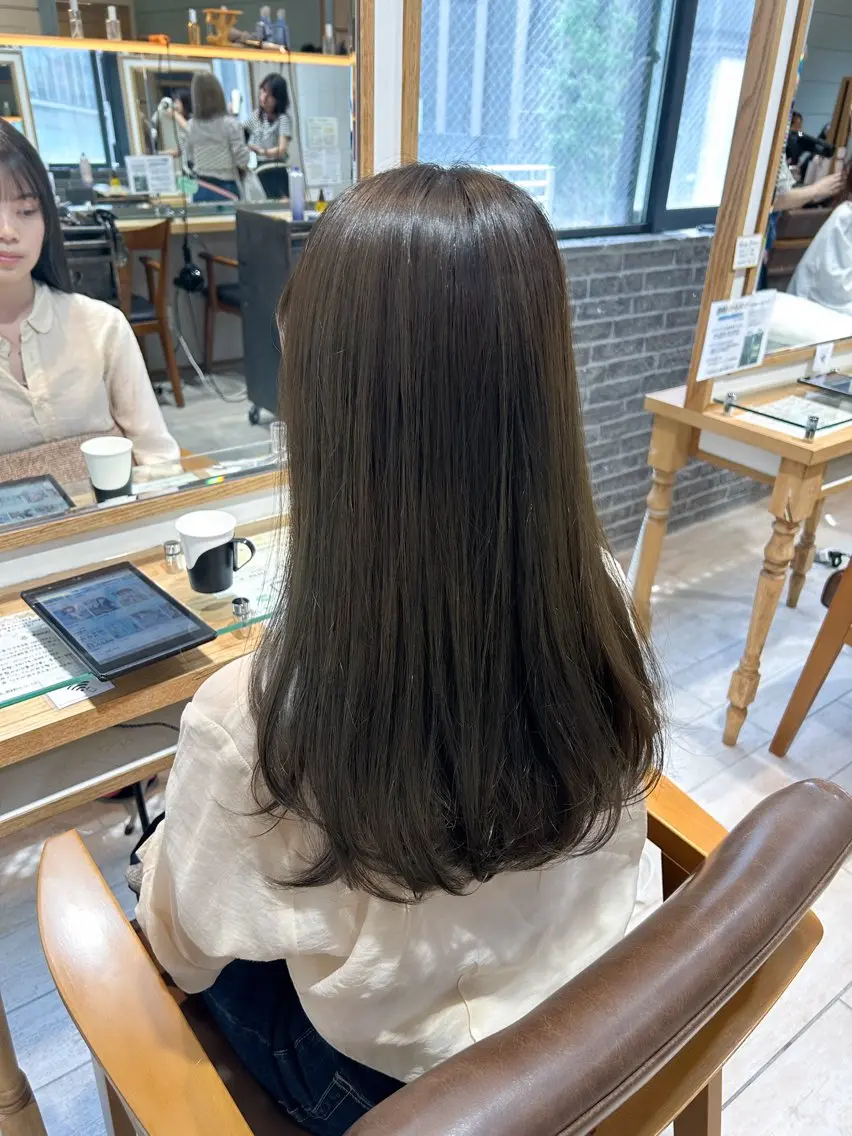 セミロング カラー Ami 🕊✨のヘアスタイル