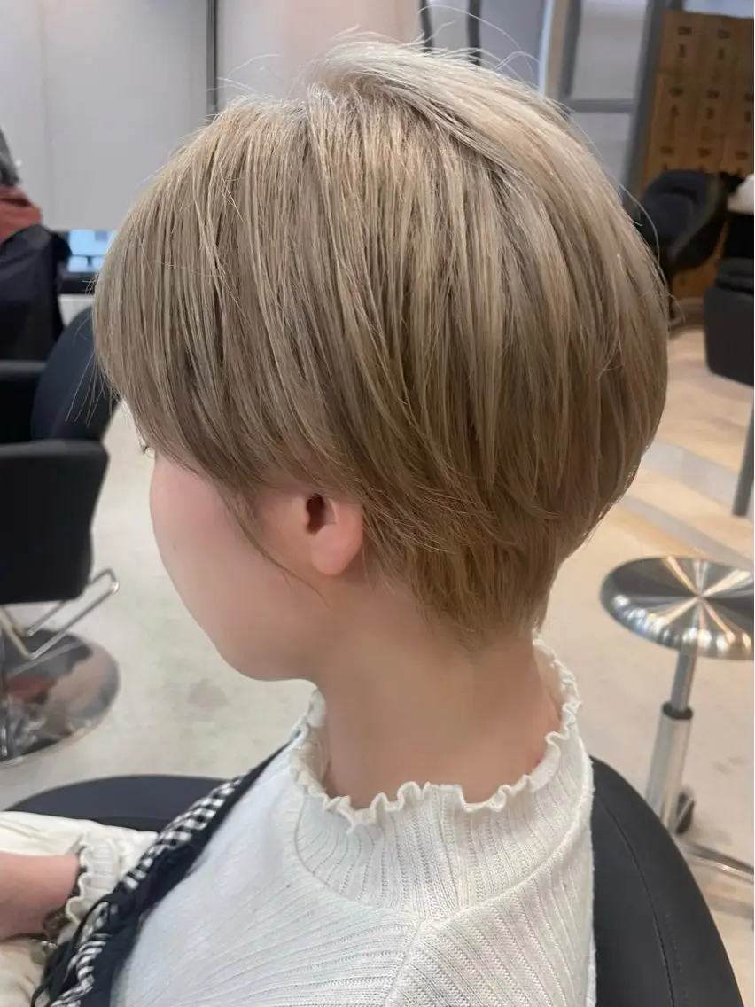 ショート カラー AKI 🐉のヘアスタイル