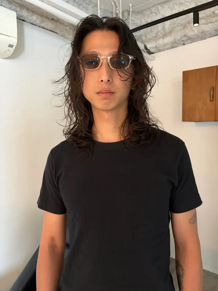ミディアム カラー パーマ メンズ ミディアムパーマ メンズパーマ ニュアンスパーマ カット ヘアカラー パーマ 村上雅人 ナチュラルモードのヘアスタイル