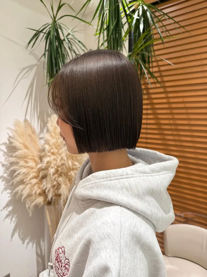 ショート カラー 切りっぱなしボブ ショートボブ ボブレイヤー ショートレイヤー ハイトーンカラー カット ヘアカラー 縮毛矯正 トリートメント 田中航平/渋谷ボブ/ レイヤーボブのヘアスタイル