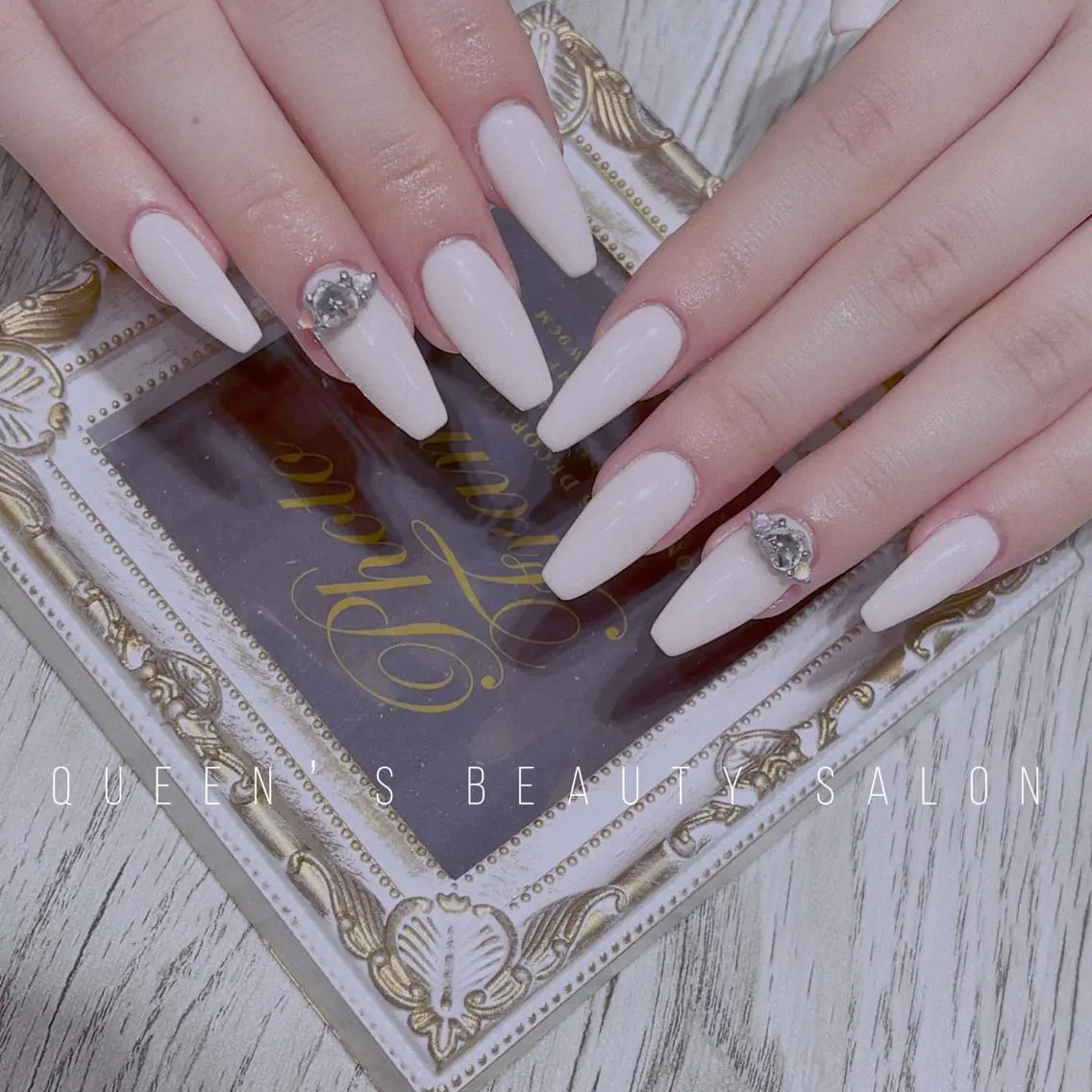 ネイル ハンドネイル Queens マオのネイルデザイン
